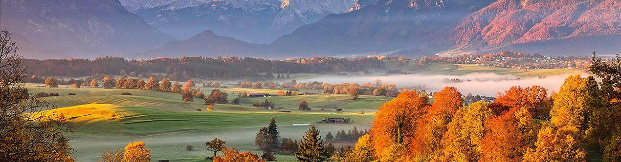 Motiv Tallandschaft im Herbst